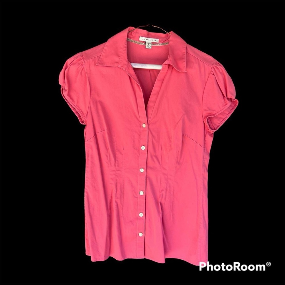 Banana Republic button front blouse fitted cap sleeves peach color size 6